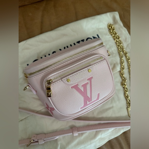 Louis Vuitton Mini Bumbag Gradient Pink By The Pool Monogram Limited Edition. - Picture 11 of 12